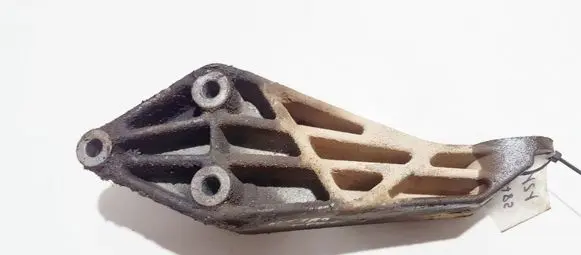 Opel Vectra B Engine mounting bracket