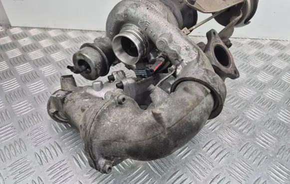 Mercedes-Benz C W204 Turbo A6510902880 A6510905780 A6510906180
