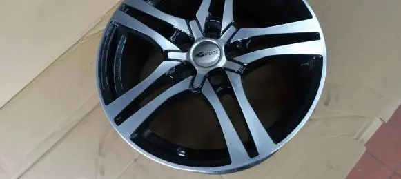 Audi A4 S4 B8 8K R17 wheel hub/cap/trim KBA49173