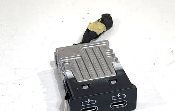 BMW 1 F70 USB socket connector 5A84160