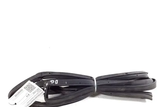 Toyota Corolla Verso E121 Rubber seal rear door 67871-13160