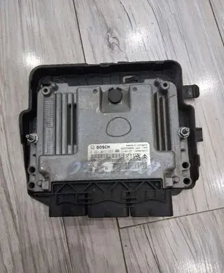 Peugeot 308 Engine control unit/module ECU 9677013180 0281017333