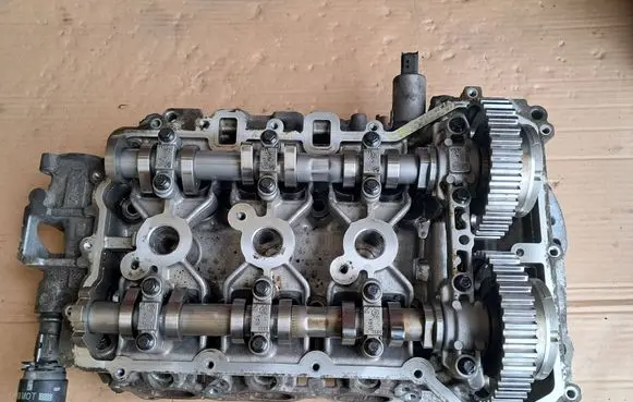 Opel Crossland X Engine head 9814763180