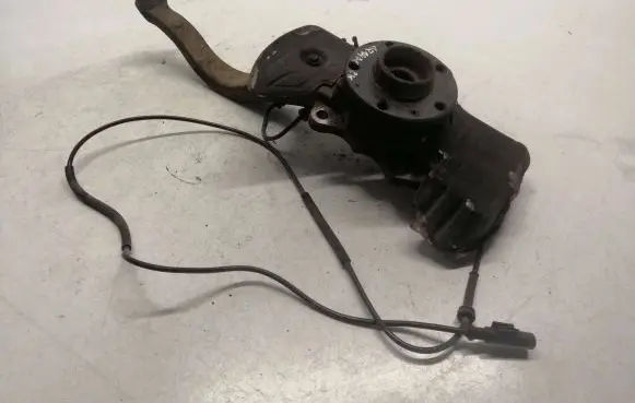 Alfa Romeo 147 Front wheel hub spindle knuckle