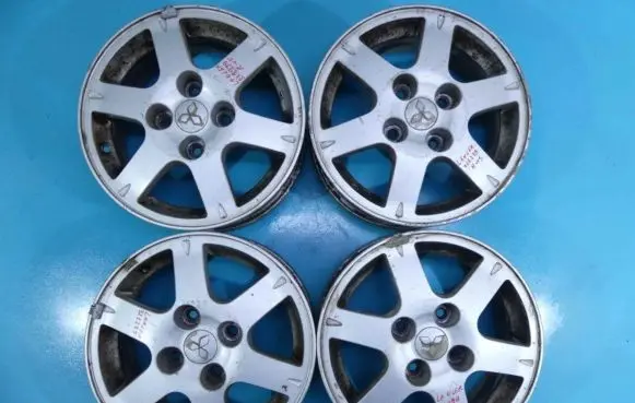 R16 alloy rim