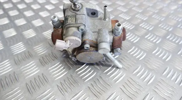Lexus IS 220D-250-350 Fuel injection high pressure pump 221000R030