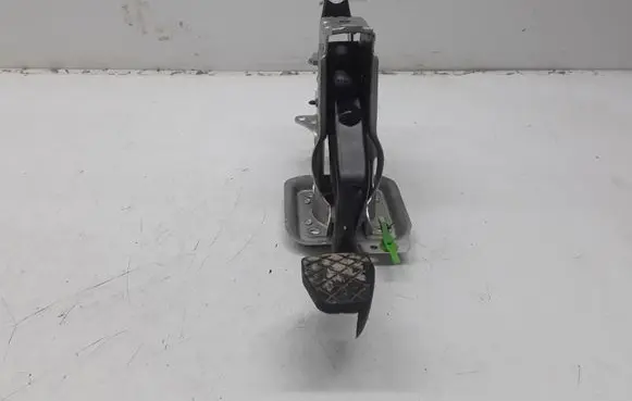 Volkswagen Golf Plus Brake pedal 1K1721057N