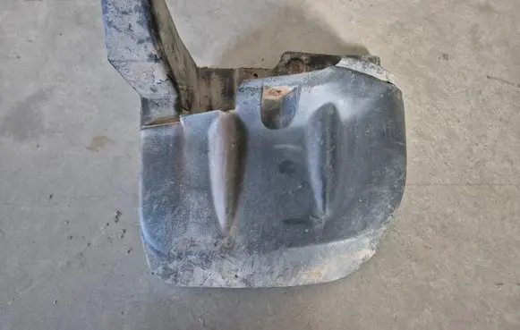 Mitsubishi L200 Front mudguard MN117448