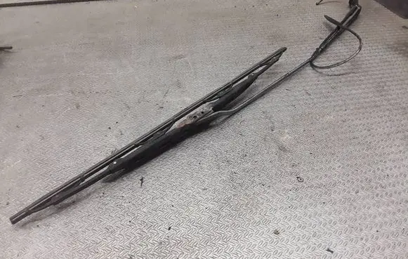 Mercedes-Benz Vito Viano W638 Windshield/front glass wiper blade 