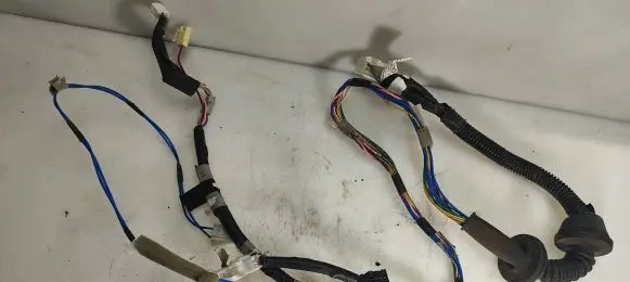 Toyota Corolla Verso AR10 Front door wiring loom 821510F020 067538