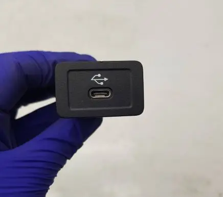 Mercedes-Benz Sprinter W907 W910 USB socket connector A2478207302
