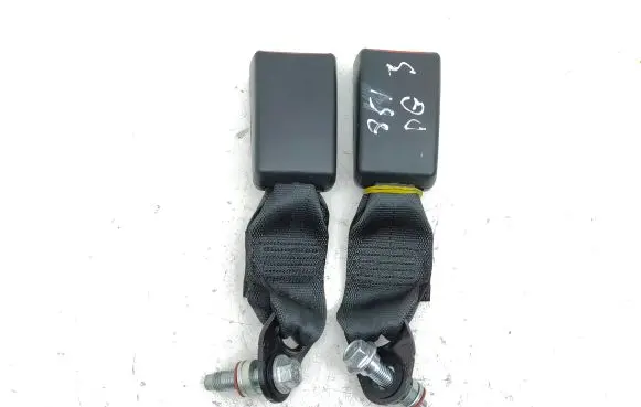 Hyundai Santa Fe Rear seatbelt buckle