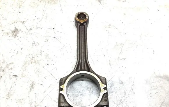 Volkswagen Polo V 6R Connecting rod/conrod 