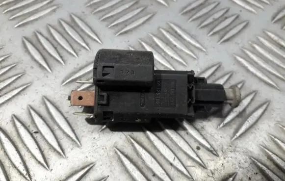 Opel Astra G Brake pedal sensor switch 09132299 09175172