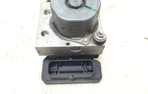 Nissan Qashqai ABS Pump 476604EA1E