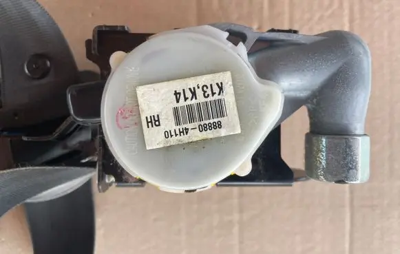 Hyundai H-1, Starex, Satellite Rear seatbelt 898204H001