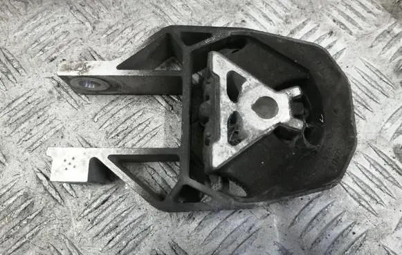 Ford Focus Engine mount bracket BV616P082CB 43430940