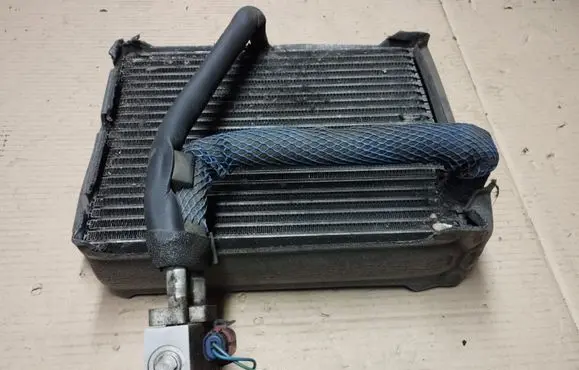 Air conditioning (A/C) radiator (interior)