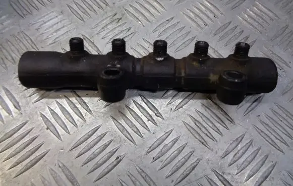 Toyota Avensis T250 Fuel main line pipe