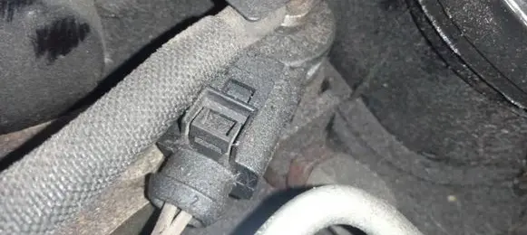 Volkswagen PASSAT B7 Fuel injector 0445110369 03L130277J
