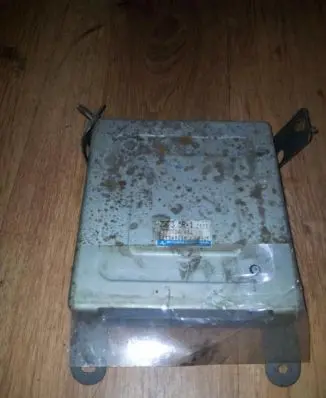 Mazda 323 F Engine control unit/module z57318881 E2T84986M