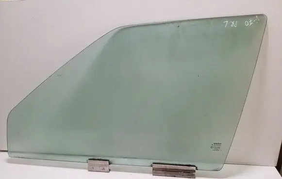 Volvo S70 V70 V70 XC Front door window glass four-door