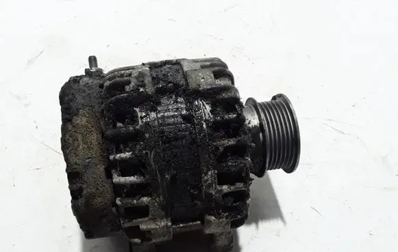 Volvo V40 Generator/alternator 31489212