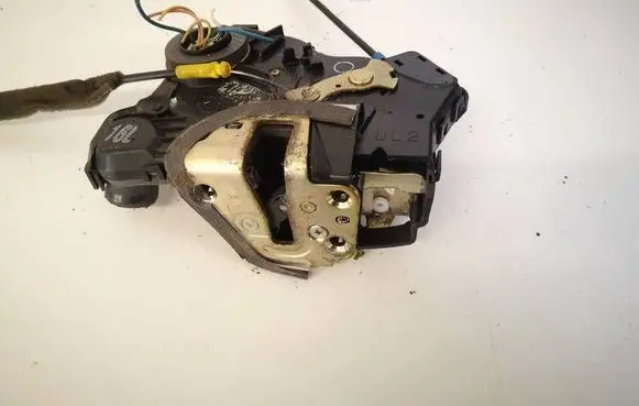 Toyota Corolla Verso AR10 Front door lock 