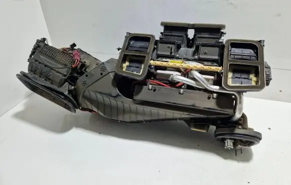 Mercedes-Benz C AMG W204 Interior heater climate box assembly A2048302660 0000896664 20120224T624