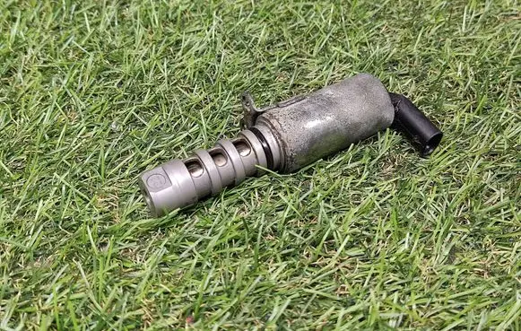 Audi Q5 SQ5 8R Camshaft vanos timing valve 06E109257L