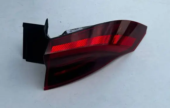 Maserati Grecale Rear/tail lights 670157329