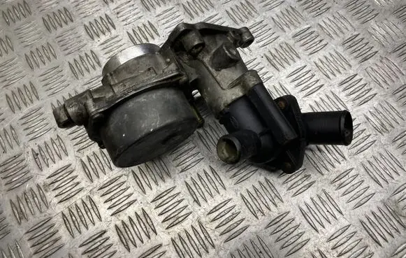 Ford Mondeo Mk III Vacuum pump XS7Q2A451BH 01T13101432 72245410B