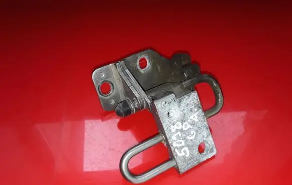 Volkswagen PASSAT B7 Rear door lower hinge 3C8833412B