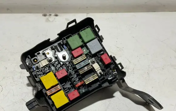 Peugeot 2008 I Fuse box set