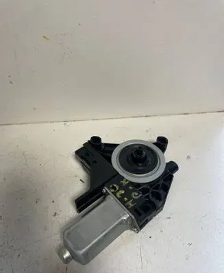 Volvo S60 Front door window regulator motor 966268103 140527