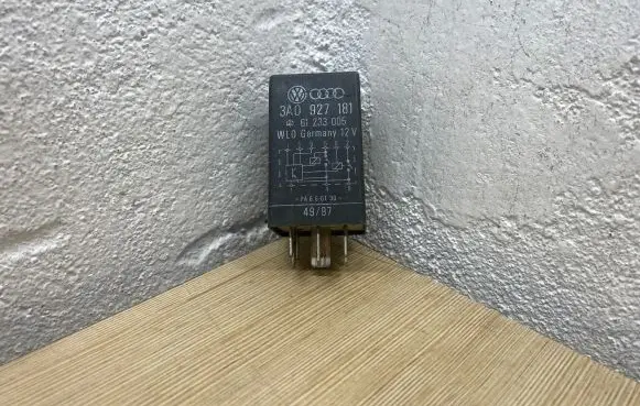 Audi A6 S6 C5 4B Other relay 3A0927181 61233005