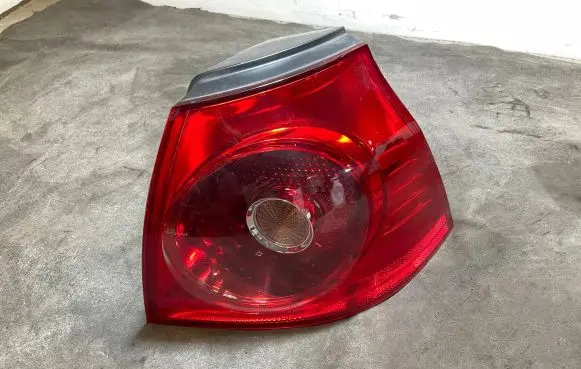 Volkswagen Golf Plus Rear/tail lights 1K6945096AA 03S28490206 A02411697