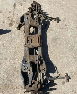 Toyota Avensis T270 Rear axle beam 