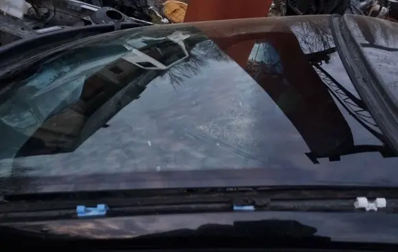 Volvo S60 Front windscreen/windshield window 