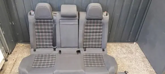 Volkswagen Golf V Second row seats 