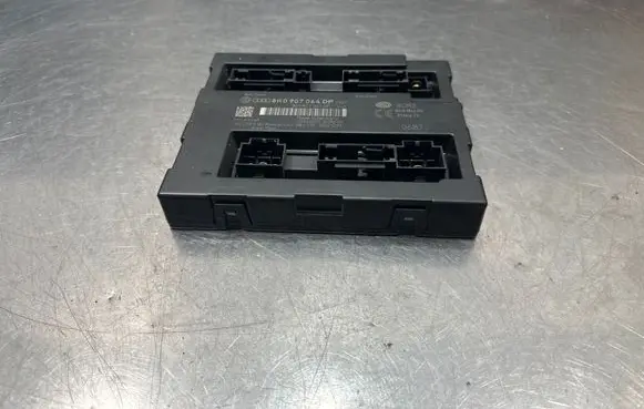 Audi A5 8T 8F Comfort/convenience module 8K0907064DP 5DK00991884