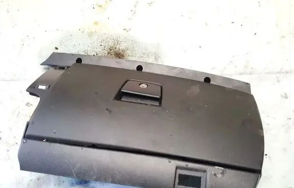 Volvo V50 Glove box 8626141