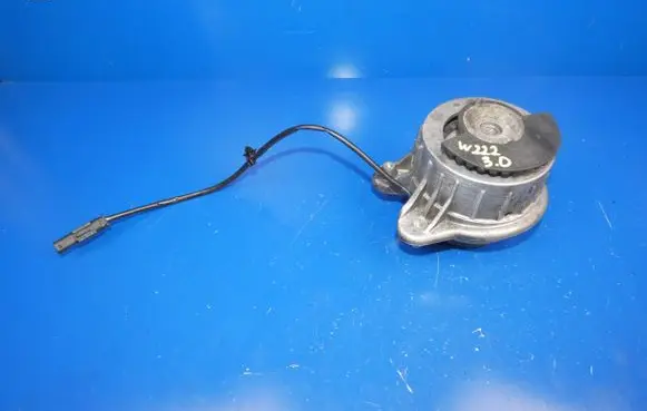Mercedes-Benz S W222 Engine mount bracket A2222407617 ZGS004