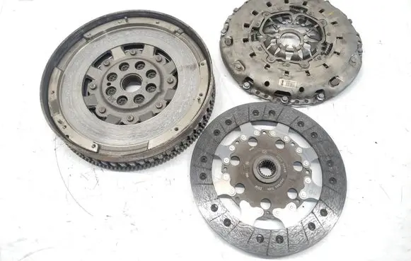 Nissan Qashqai Clutch set kit 302056476R 2335400QAN 1231000Q2M