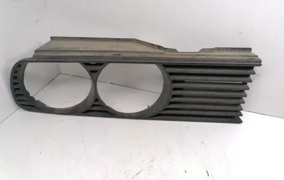 BMW 3 E30 Under headlight/headlamp trim 18760920