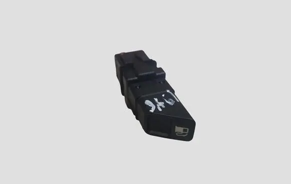 Citroen C6 Fuel tank opening switch