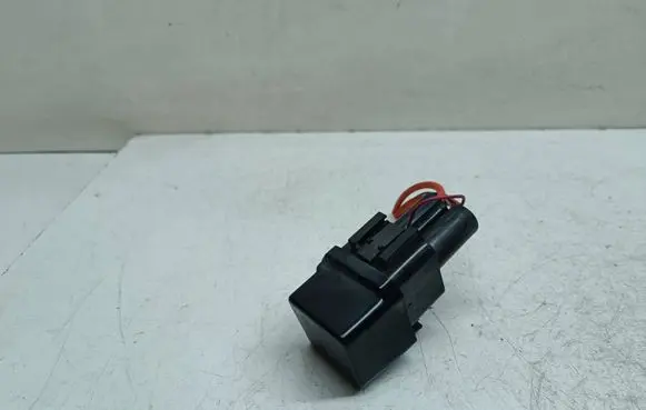 BMW 3 F30 F35 F31 Coolant fan relay 9207913