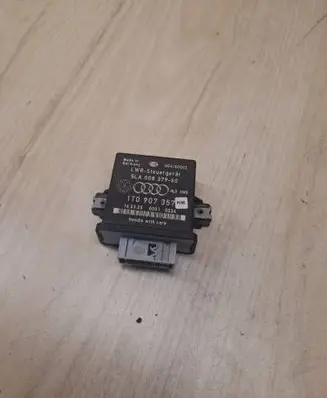 Skoda Octavia Mk2 (1Z) Light module LCM 5LA00837960 00010034 1T0907357
