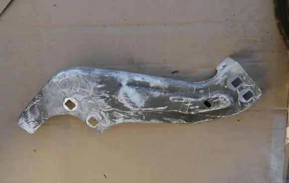 Peugeot Partner Fender mounting bracket XXXXX