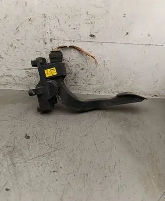 Iveco Daily 3rd gen Accelerator throttle pedal 0281002632 504061734